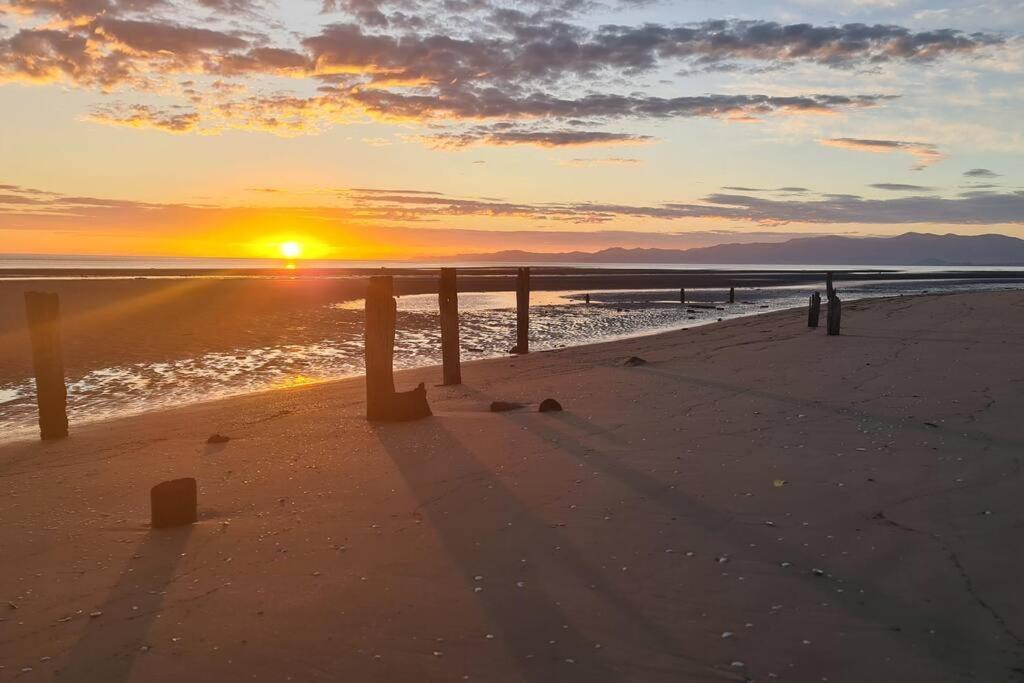 Beachfront Escape コリングウッド エクステリア 写真